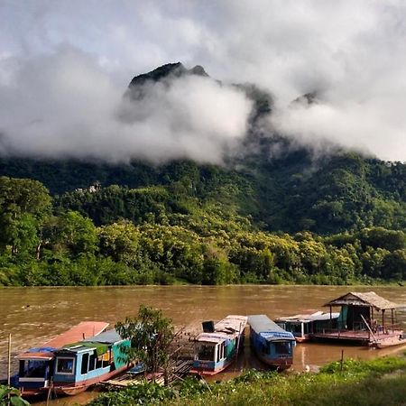 Arthith Guesthouse Nongkhiaw Exteriör bild